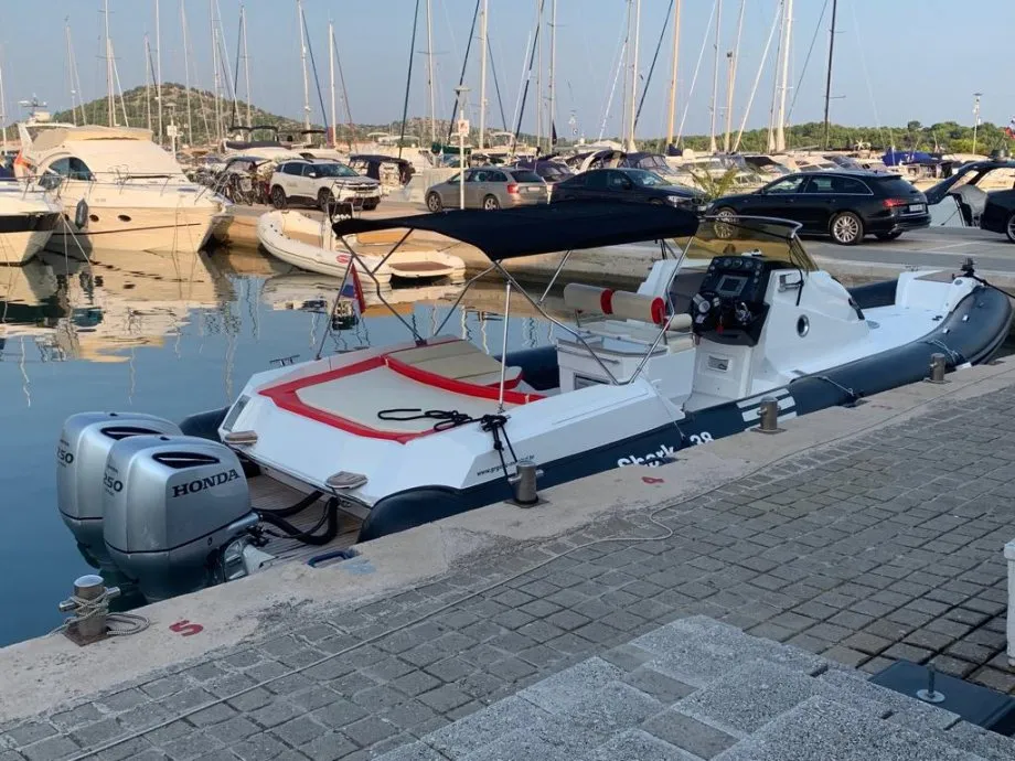 shark 38 - novo model 2026 gumenjak sa kabinom, motori 2 x 250 - slika 16