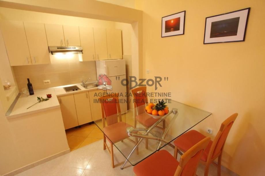 sukošan-apartmanska kuća sa 7 apartmana - slika 7