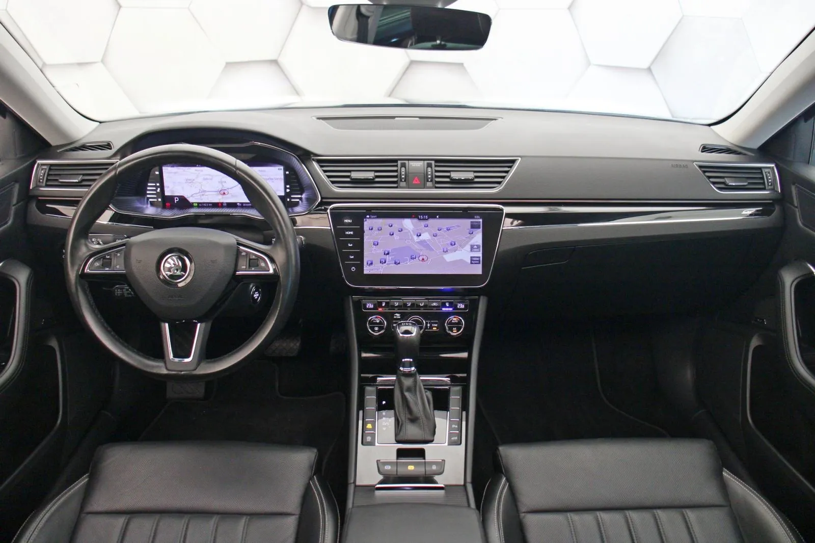 škoda superb combi 2.0tdi dsg l-k 150km matrix virtual pano - slika 7