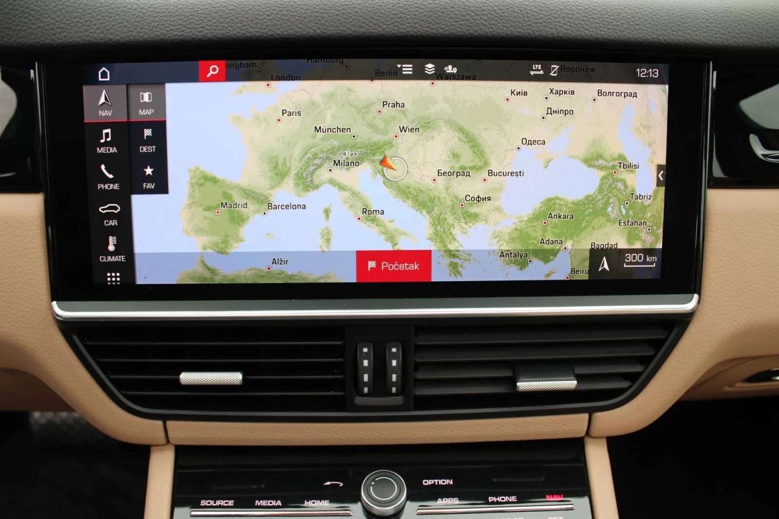 porsche cayenne 3.0 v6 e-hybrid *panorama, led, navigacija* - slika 20