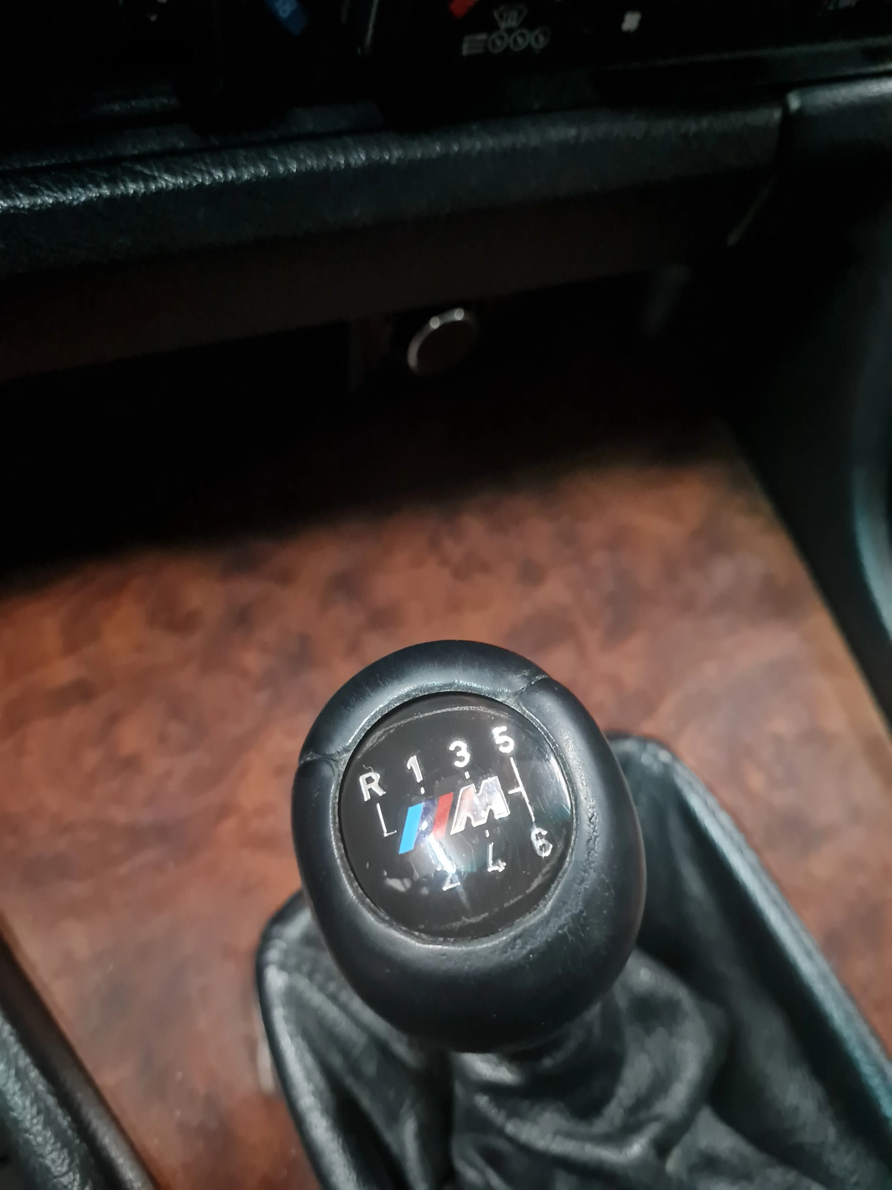 bmw e34 525i m sport - slika 29