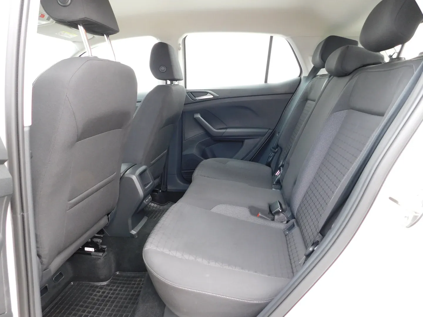 10577 volkswagen t-cross 1.0 tsi life - slika 10