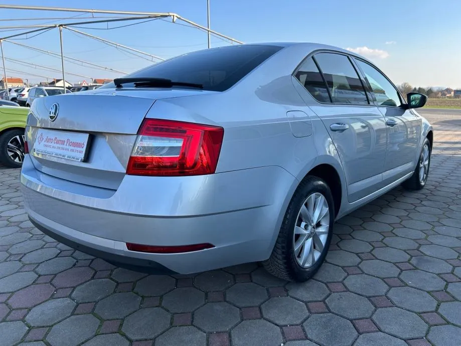 škoda octavia 2,0 tdi dsg 2018.,reg:29.1.2027.,servis, hr vozilo... - slika 7