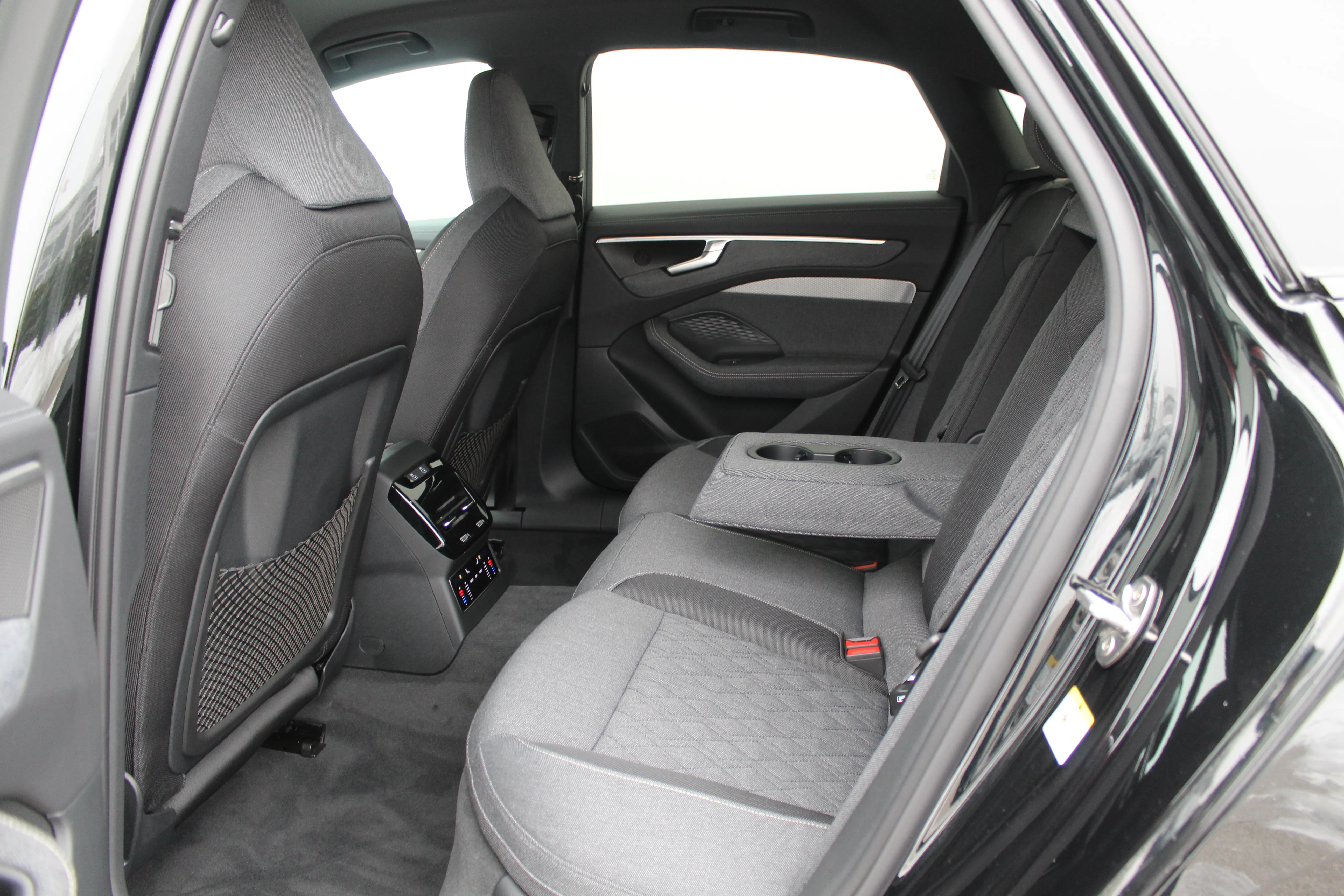 audi a6 40tdi s tr s line+ - slika 11