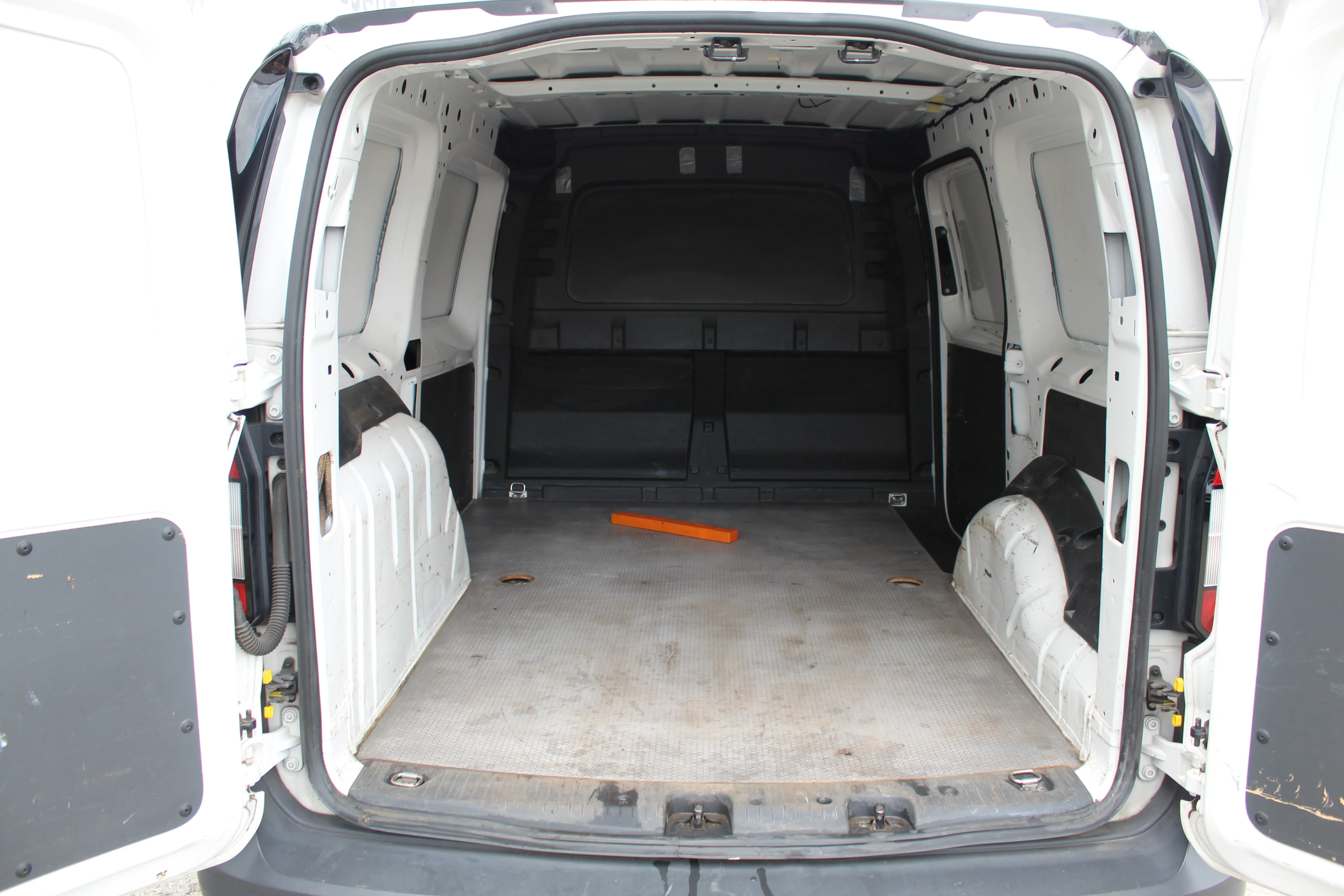 13224 vw caddy cargo maxi 2.0 tdi - slika 11