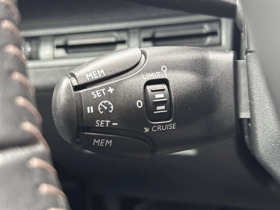 peugeot 3008 1,5 bluehdi 130 ks * automatik * jamstvo 24 mjeseca - slika 22
