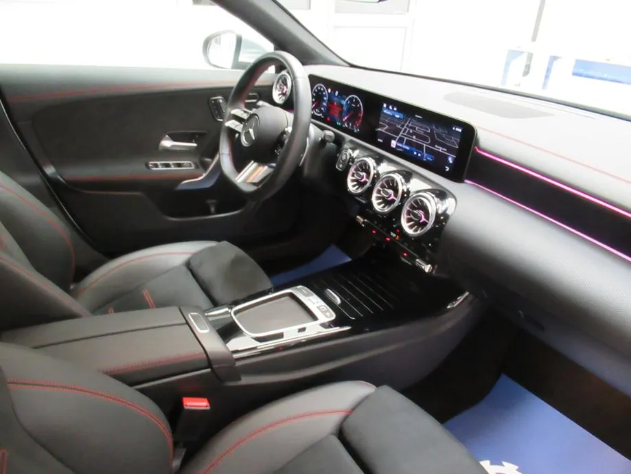mercedes-benz cla 200 d amg line - slika 10