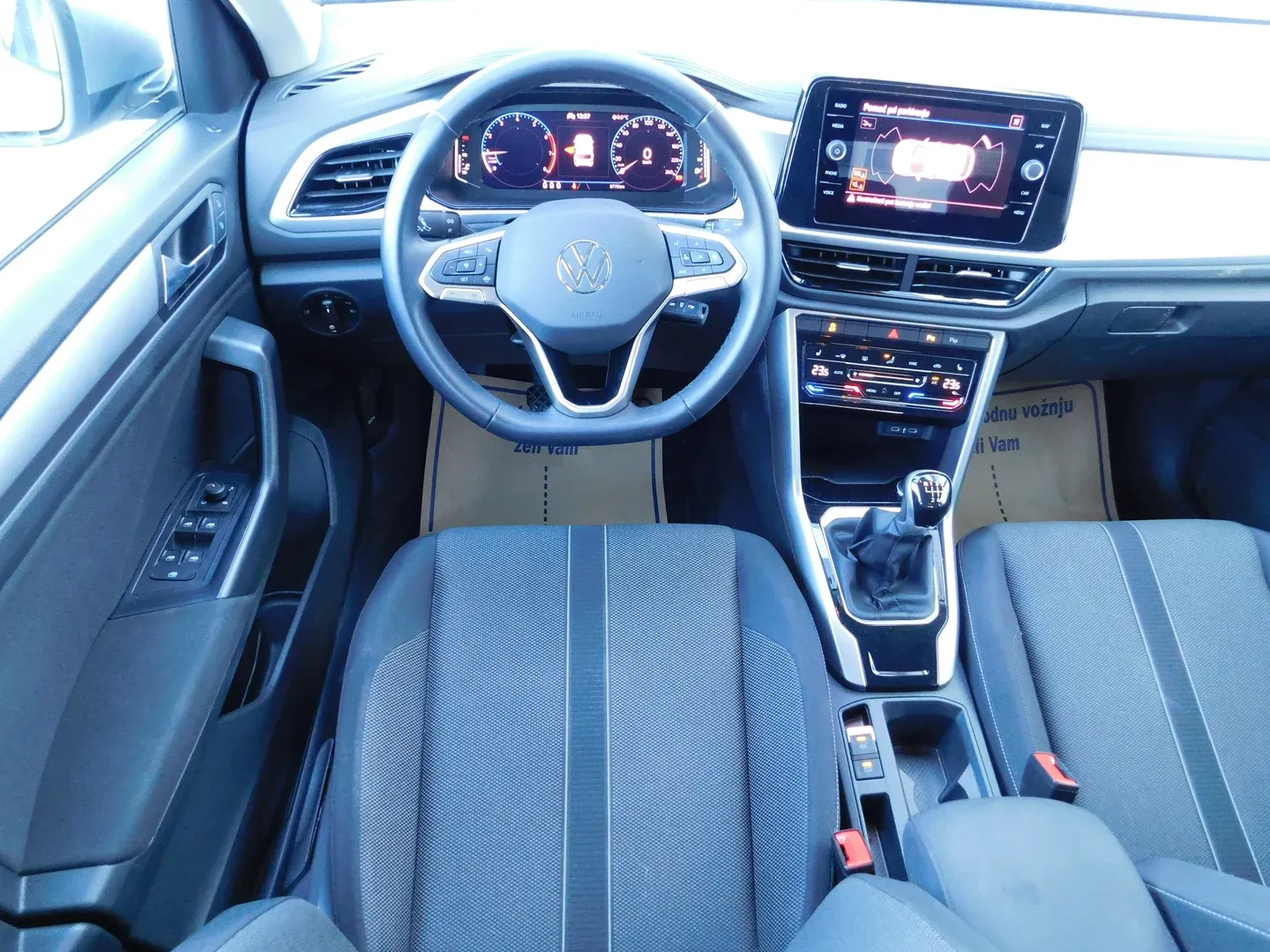 11633 volkswagen t-roc 1.0 tsi 4life - slika 10