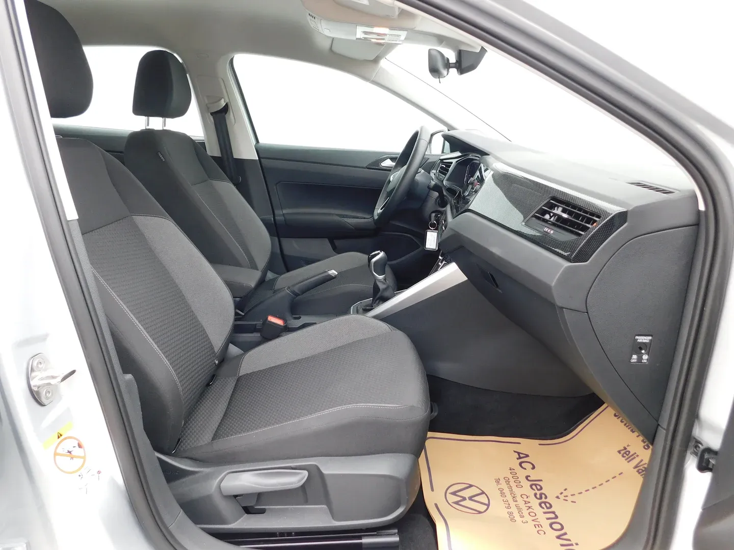 10166 volkswagen polo 1.0 tsi life - slika 12