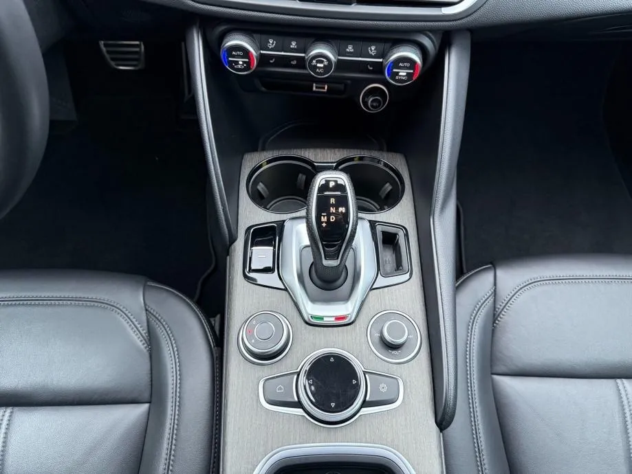 alfa giulia 2.2d automatik ti q4 210ks velika navi°kamera°koža°leasing - slika 15