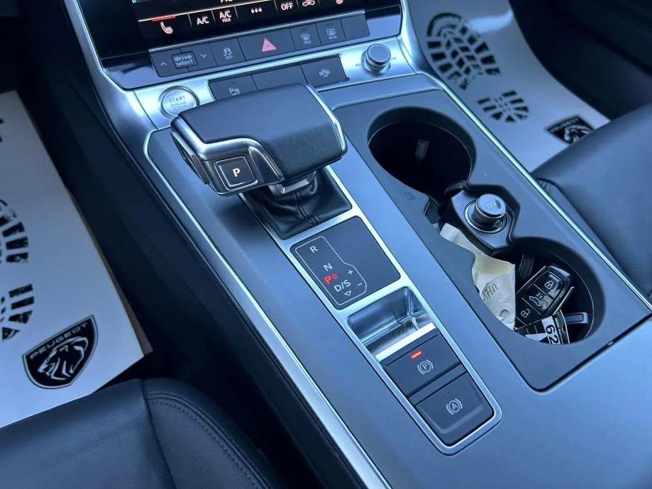 audi a6 tdi - 130.000km - 2020 - navi - virtual -nove gume- reg 1 god - slika 16