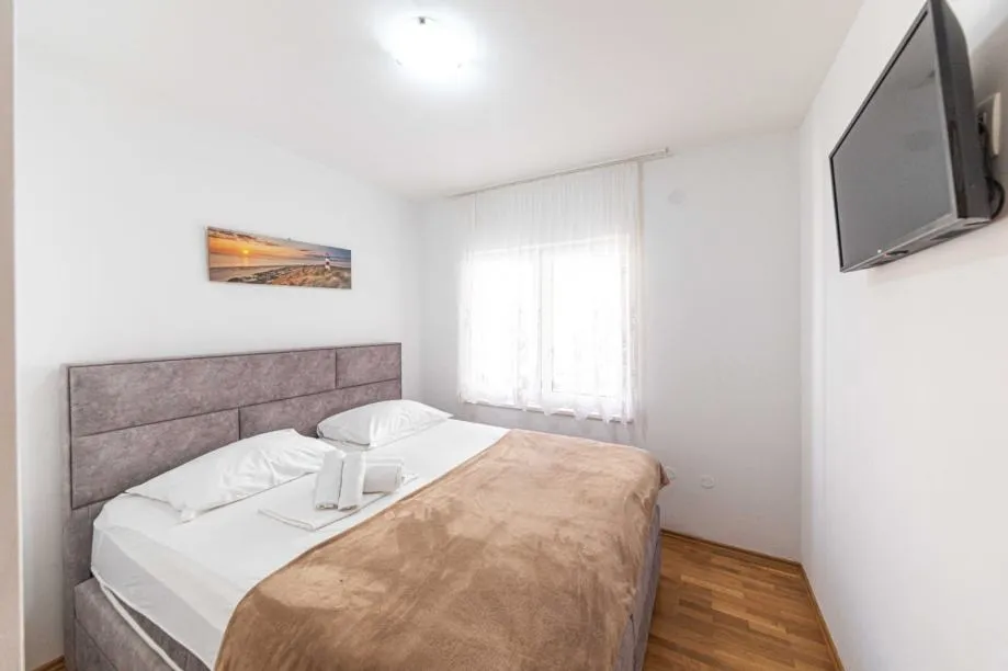 kuća s bazenom kaštel lukšić, 260.00 m2 (prodaja) - slika 11