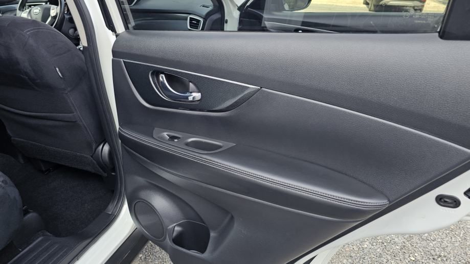 nissan x-trail 1,6 dci,panorama,led,klima,navi,alu 19,tempomat,kamera - slika 9