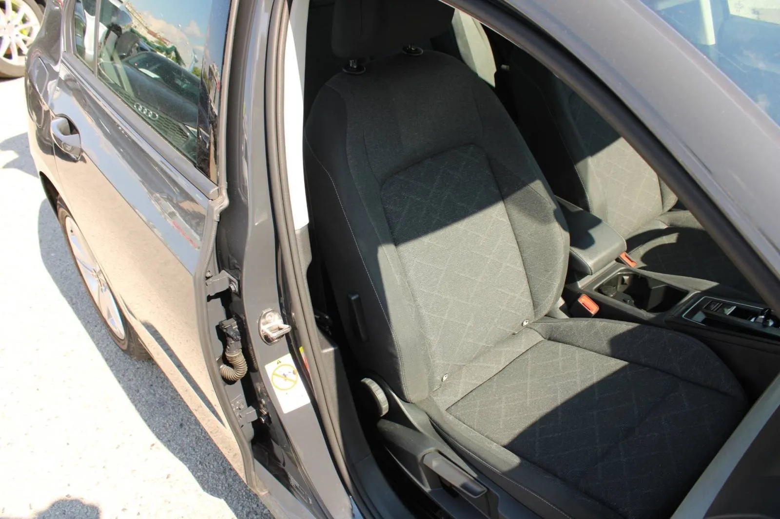 vw golf viii 1.0 etsi dsg - slika 10