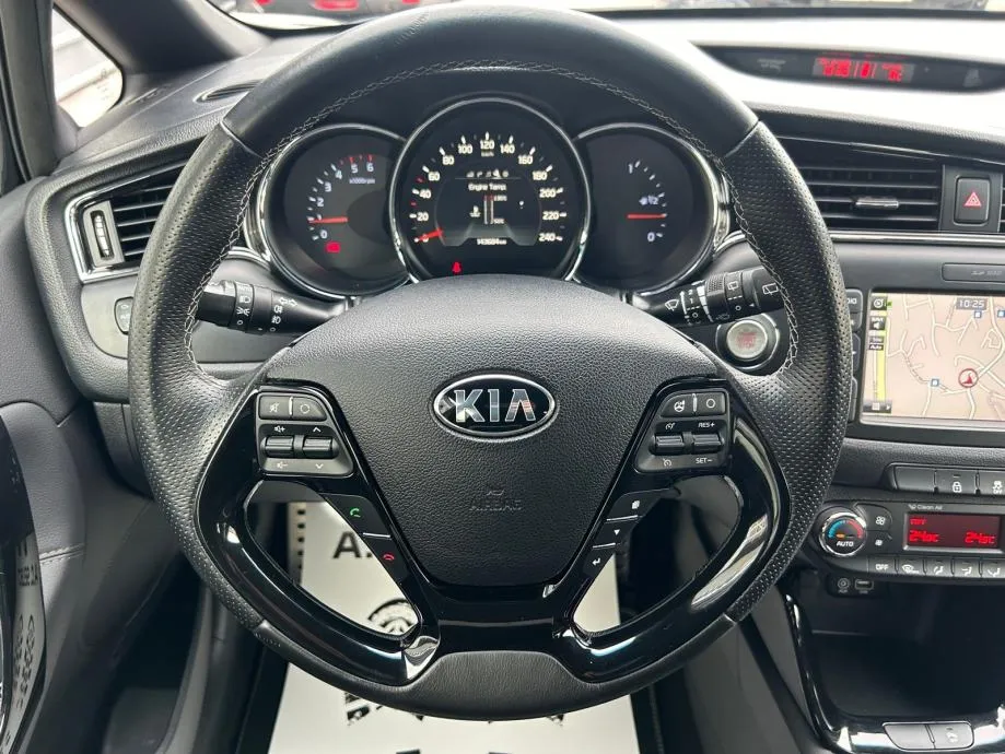 kia ceed sw 1,6 crdi gt line - navi - servis - garancija - reg 1 god!! - slika 11