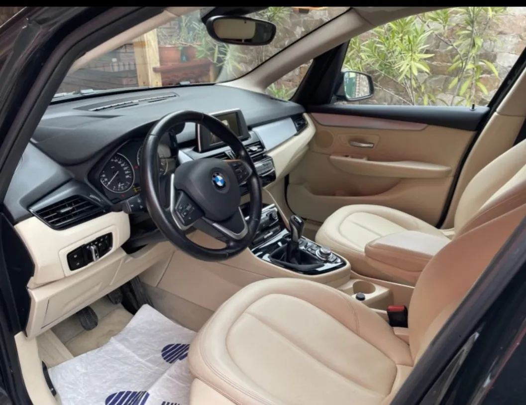 bmw 2 a.tourer 216d koža navi top stanje - slika 15