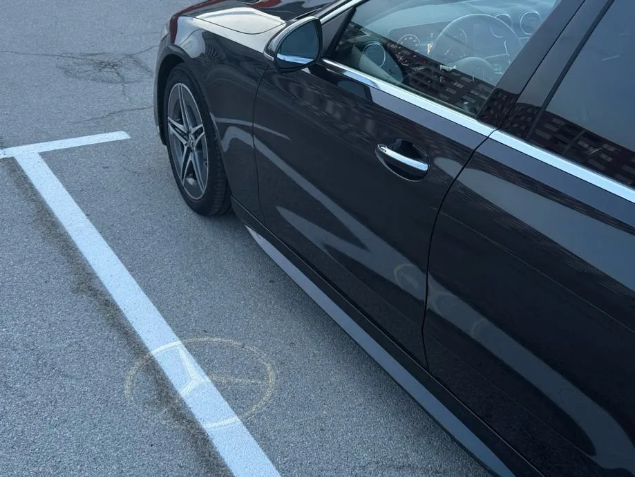 mercedes-benz c200d t amg line *pano, vrhunsko stanje, 2 seta kotača* - slika 18