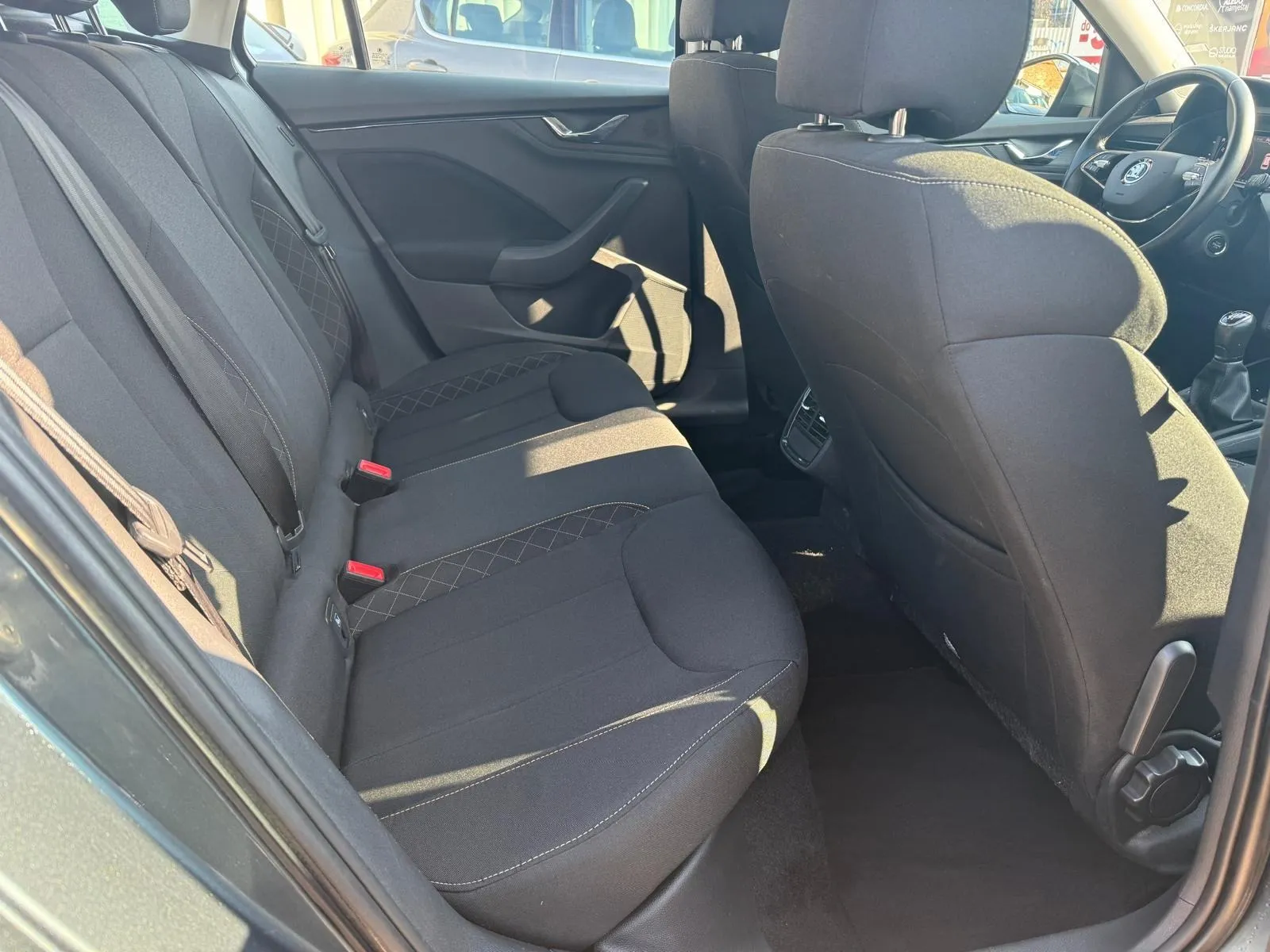 škoda kamiq 1,0 tsi, pdc, navi, tempomat, 4x garancija!!! - slika 15