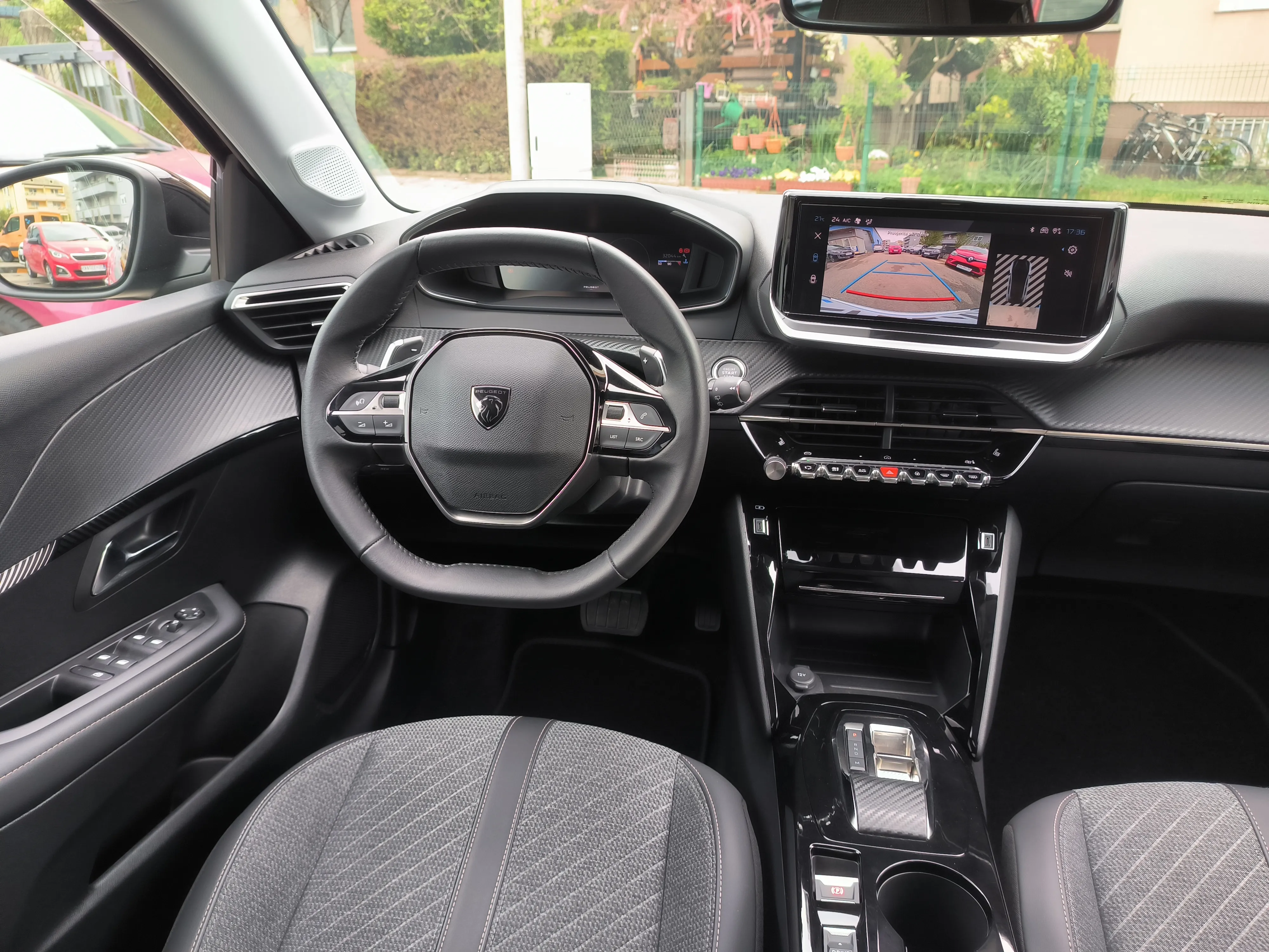 peugeot 208 1.2 allure, automatik, servisna, jamstvo, reg. 1 godinu - slika 12
