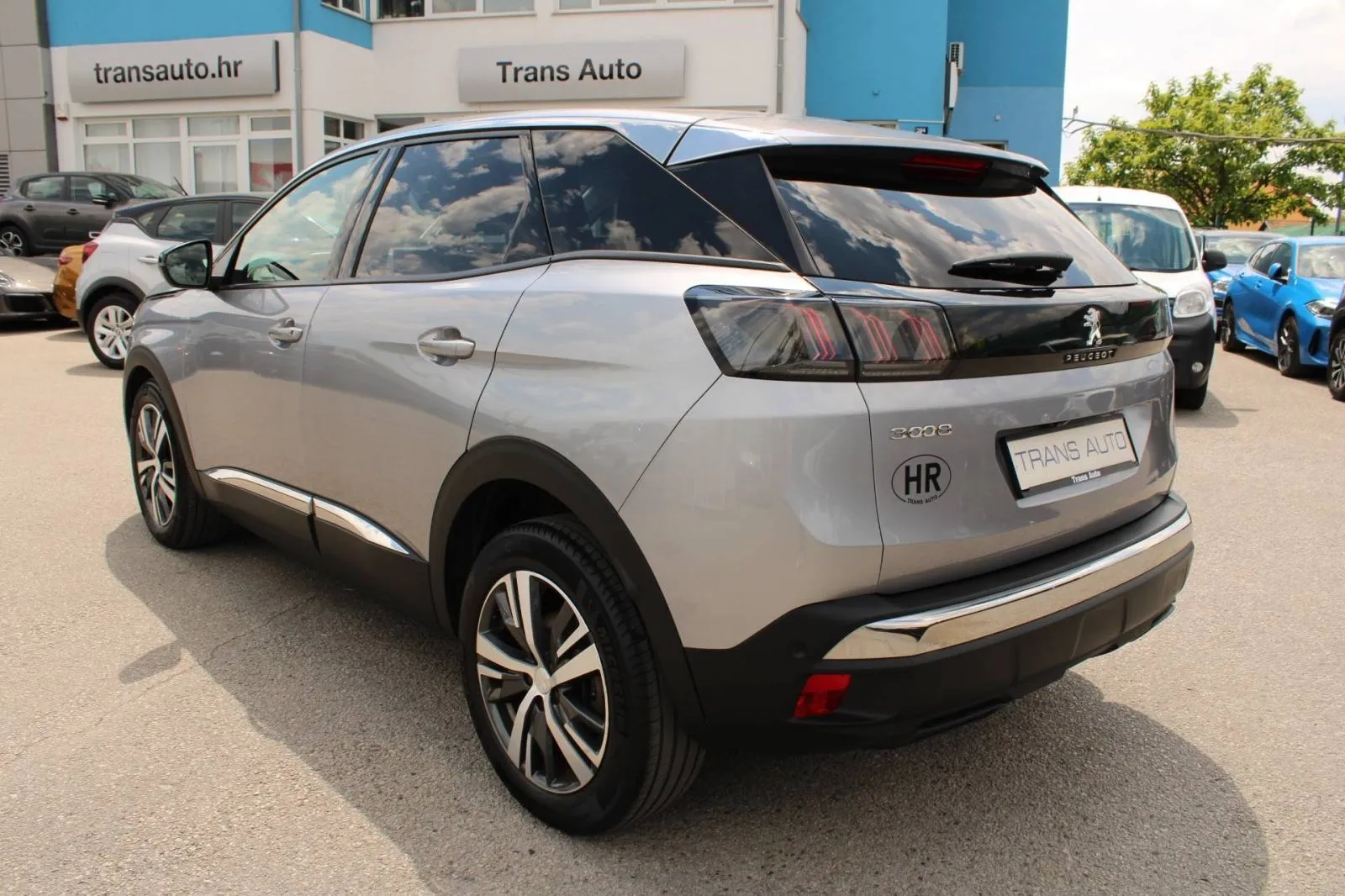 peugeot 3008 1.2 puretech allure *navigacija, led, kamera* - slika 7