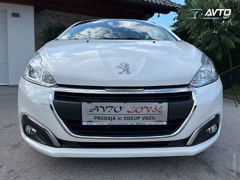 peugeot 208 1.2 puretech active-1 vl.-45.000 km-navi - slika 3