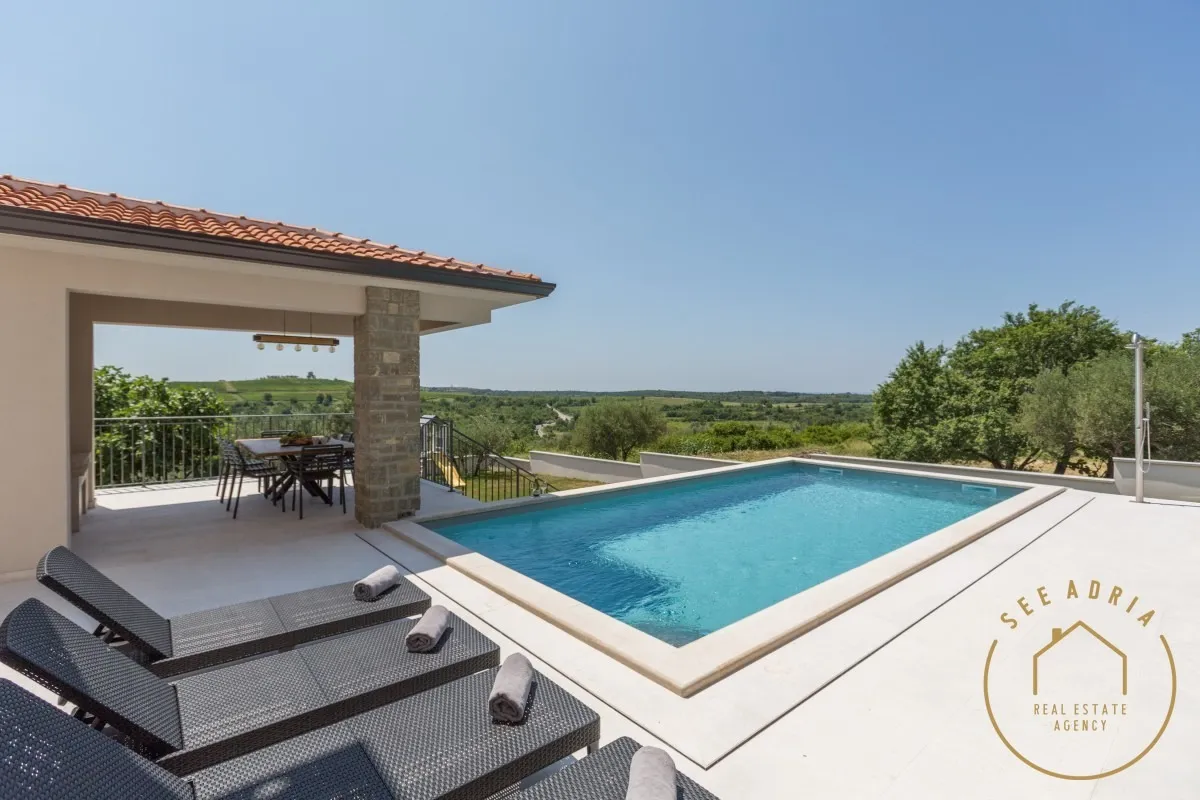 elegantna vila okružena zelenilom, buje - slika 13