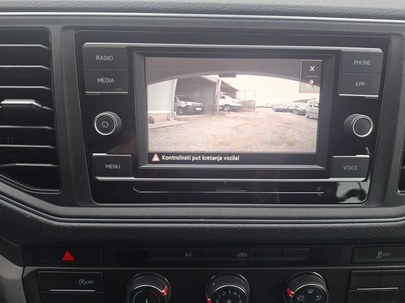 volkswagen crafter 2.0 tdi*140ks*dupla kabina 6+1*klima*kuka za vuču* - slika 17