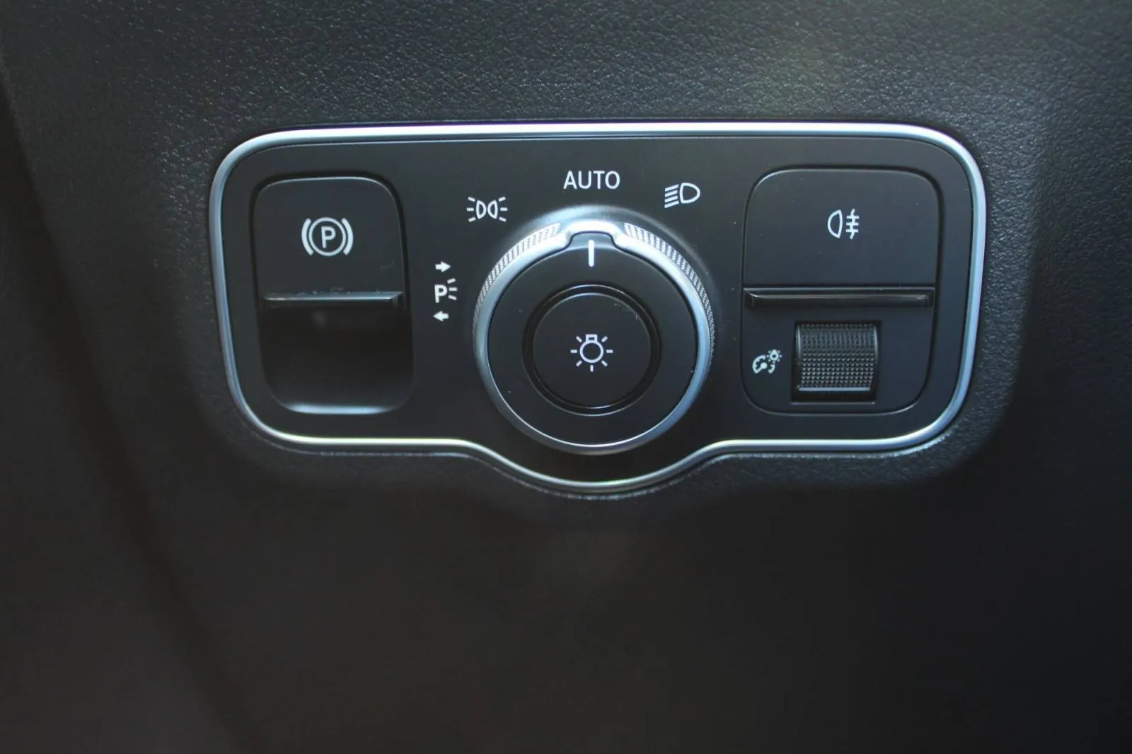 mercedes-benz klasa b 180d automatik *led, navigacija, kamera* - slika 14