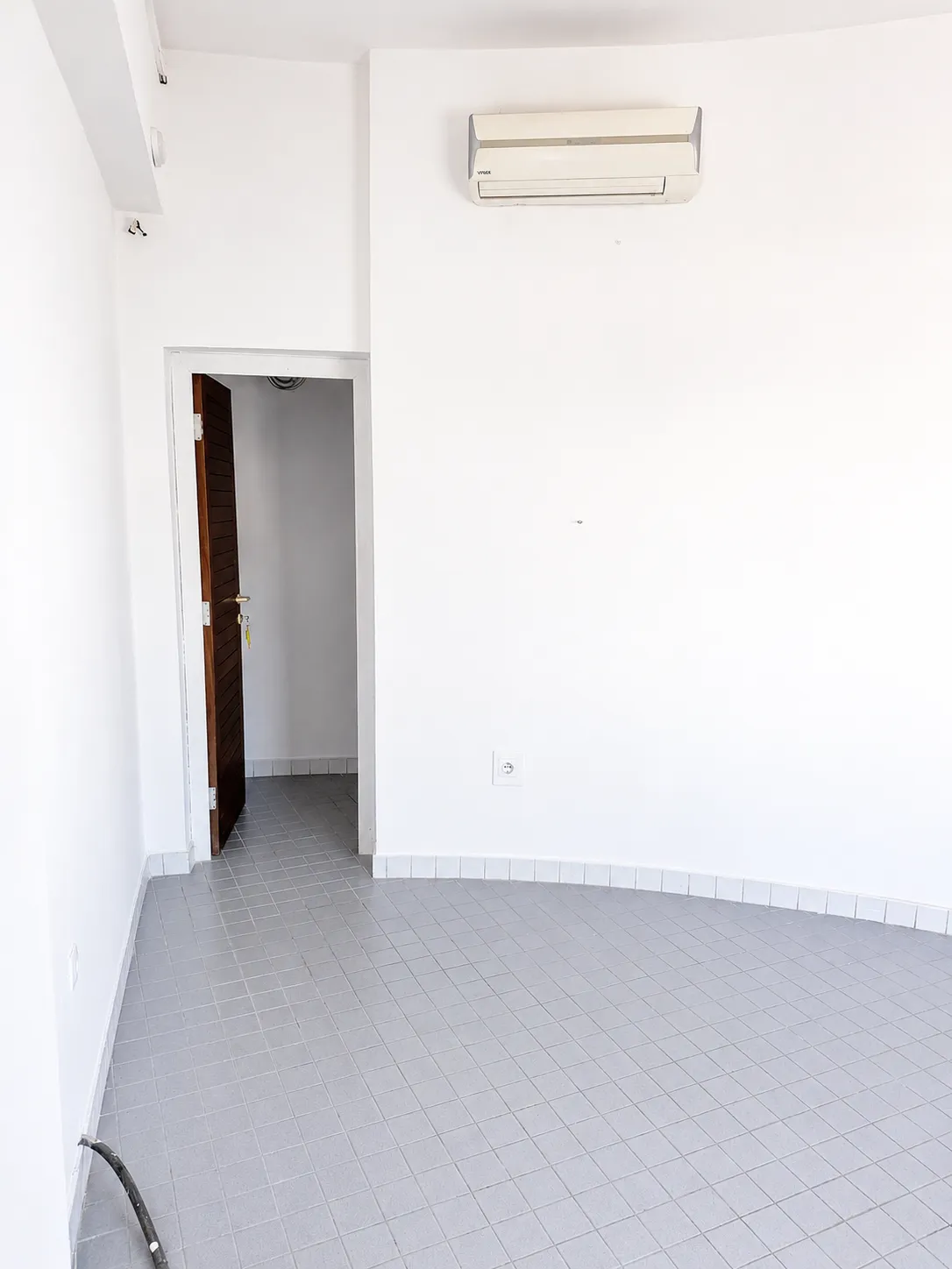 poslovni prostor: marina betina, 20 m2 (iznajmljivanje) - slika 3