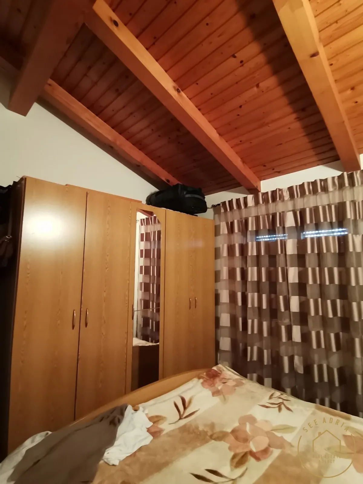 dvosoban stan u okolici novigrada - slika 15