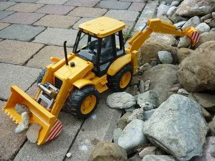 bruder bager jcb 4cx - slika 4
