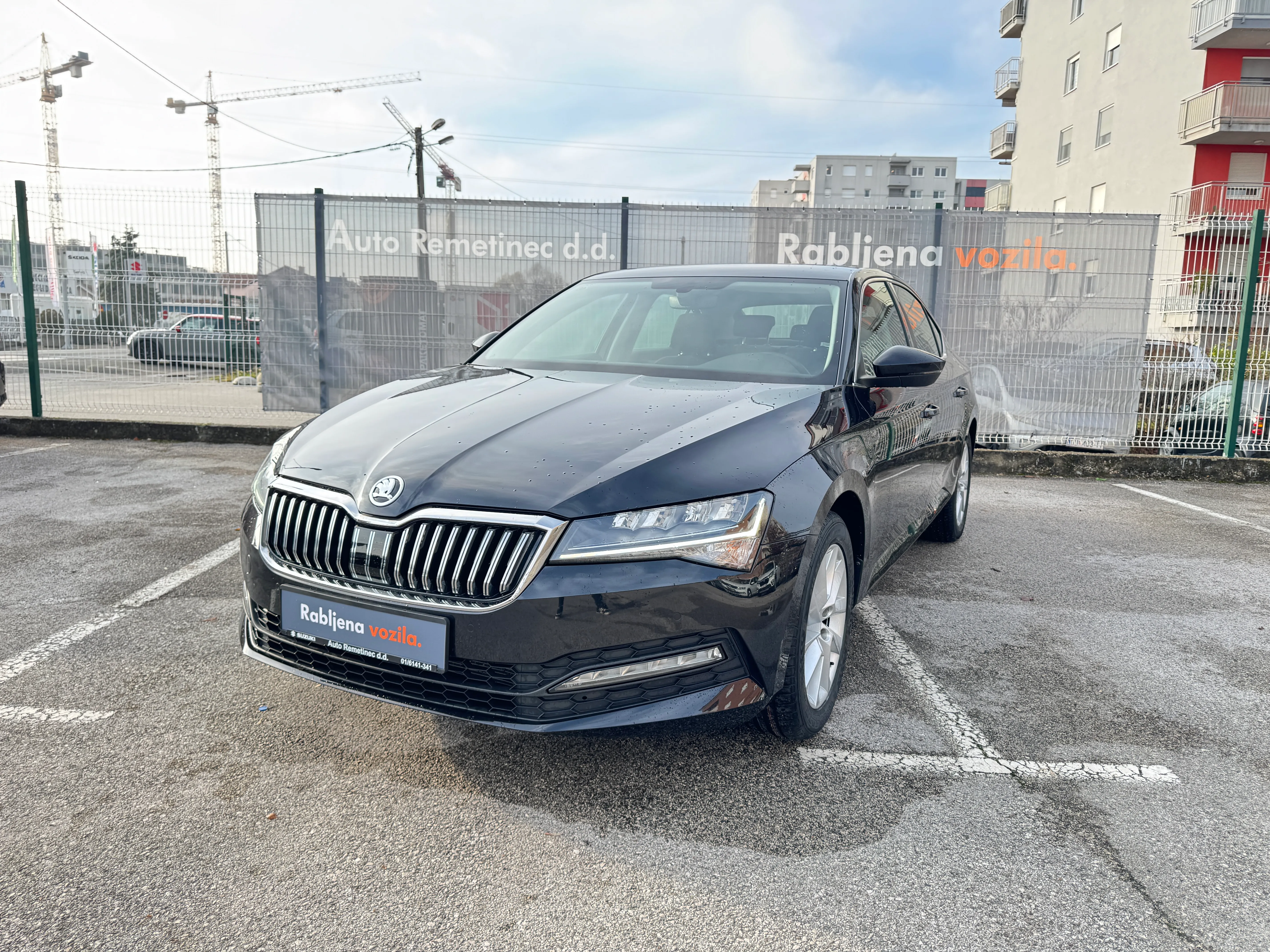 Škoda Superb 2,0 TDI DSG Business - Zagreb