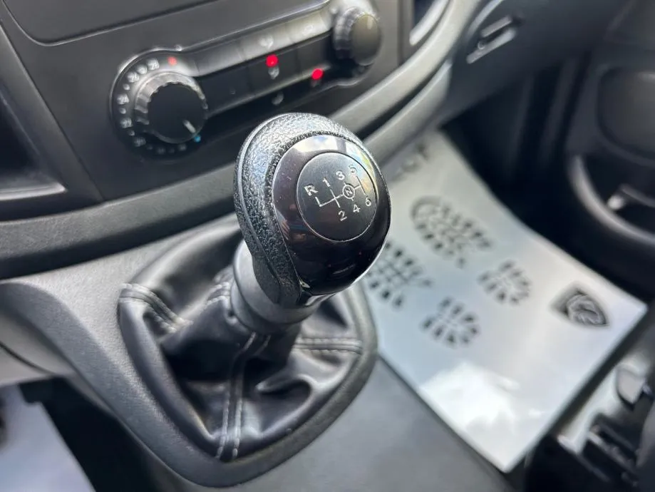 mercedes benz vito 109 cdi - 2019 - klima - 120.000km - odličan - slika 17