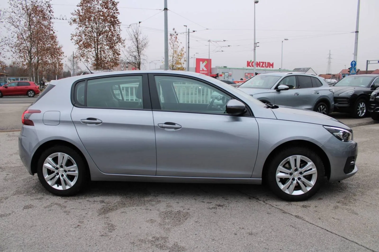 peugeot 308 1.5 hdi business - slika 4