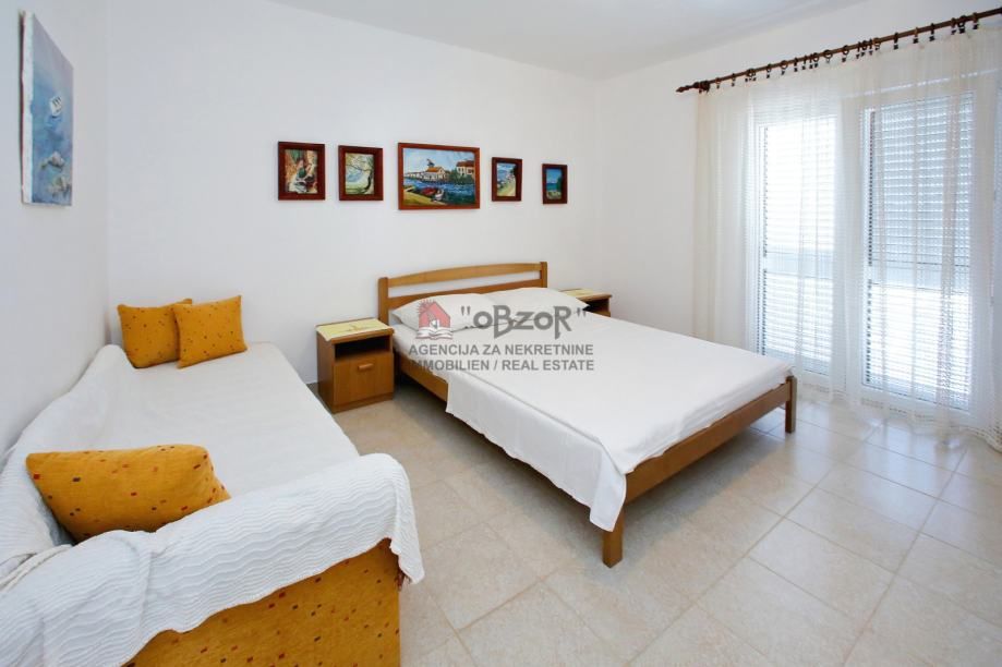 bibinje-apartmanska kuća- drugi red od mora - slika 5