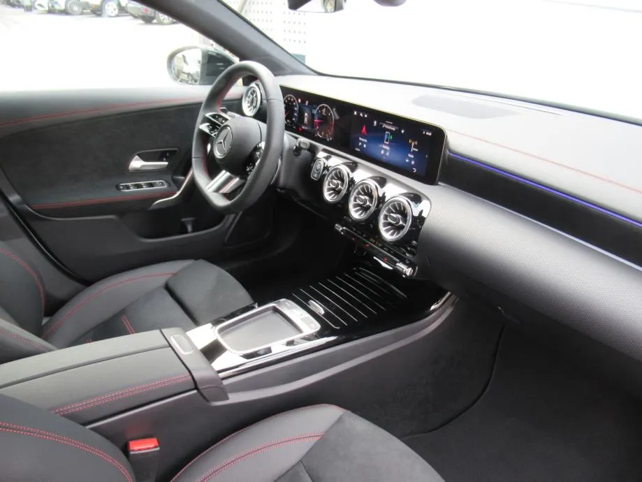 mercedes-benz cla 200 d amg/multibeam led/night paket/keyless-go - slika 10