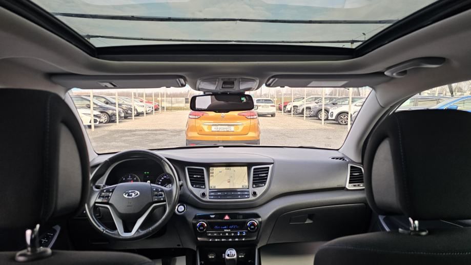 hyundai tucson 1.7 crdi,xenon,panorama,navigacija,kamera,gr.sj,alu 17, - slika 9