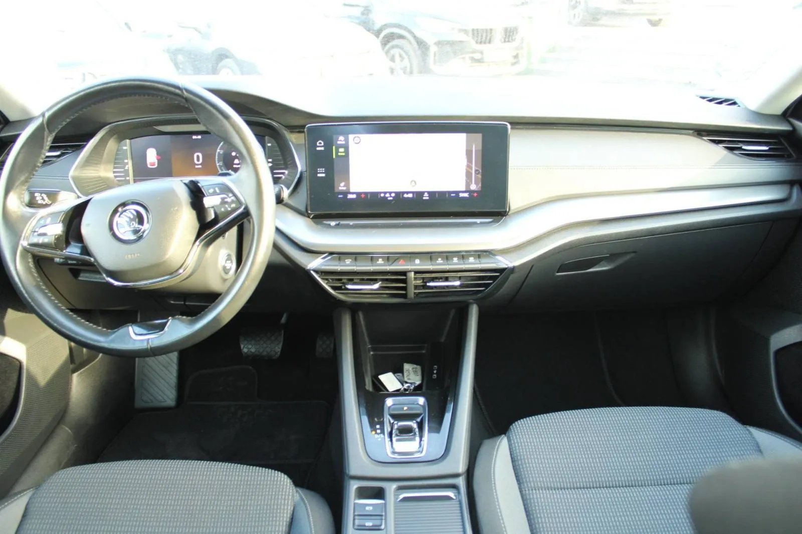 škoda octavia combi 2.0 tdi dsg *led, navigacija* - slika 14