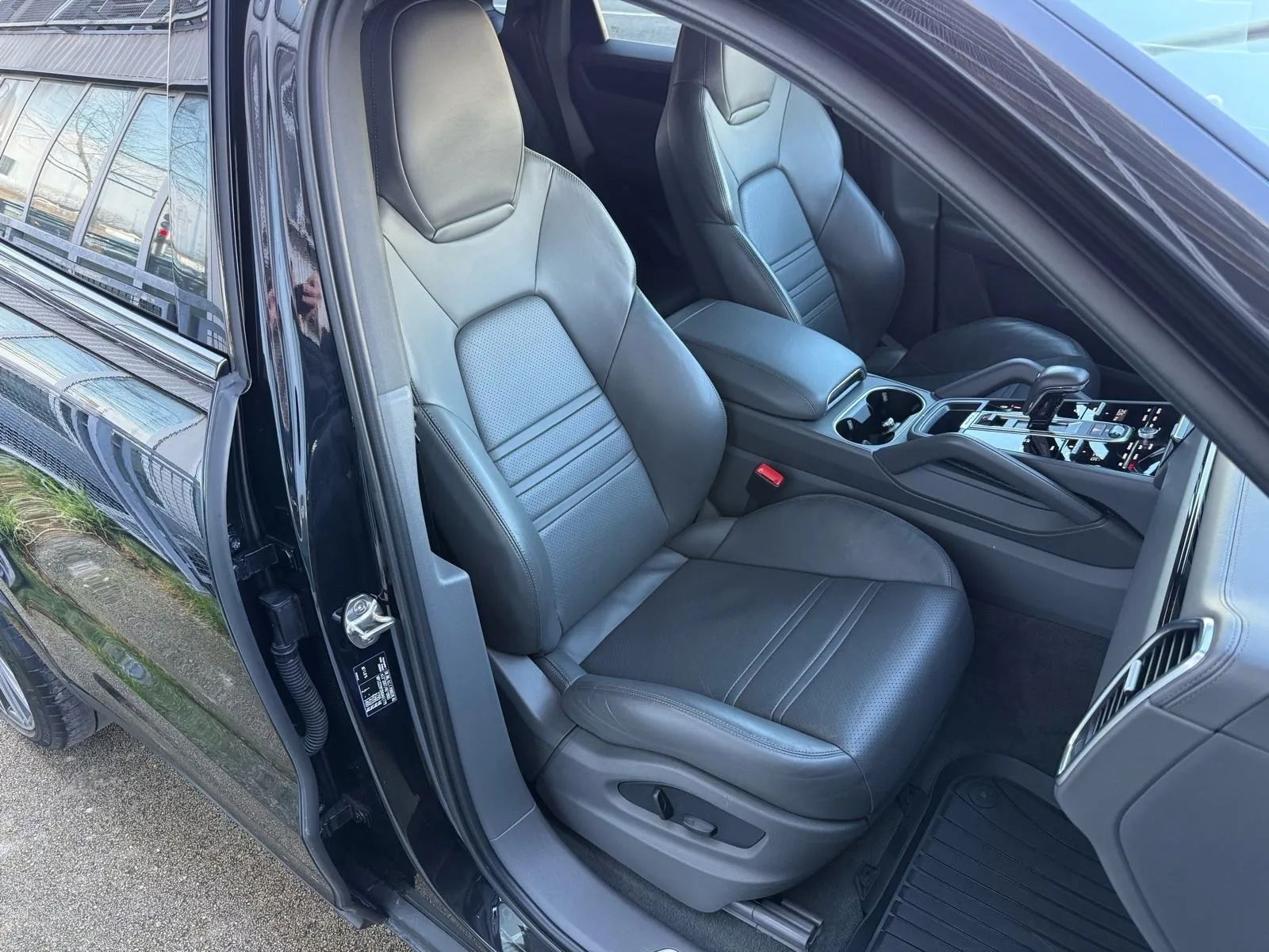 porsche cayenne coupe 3.0 sport °chrono°matrix°kamera 360°u pdv-u° - slika 17