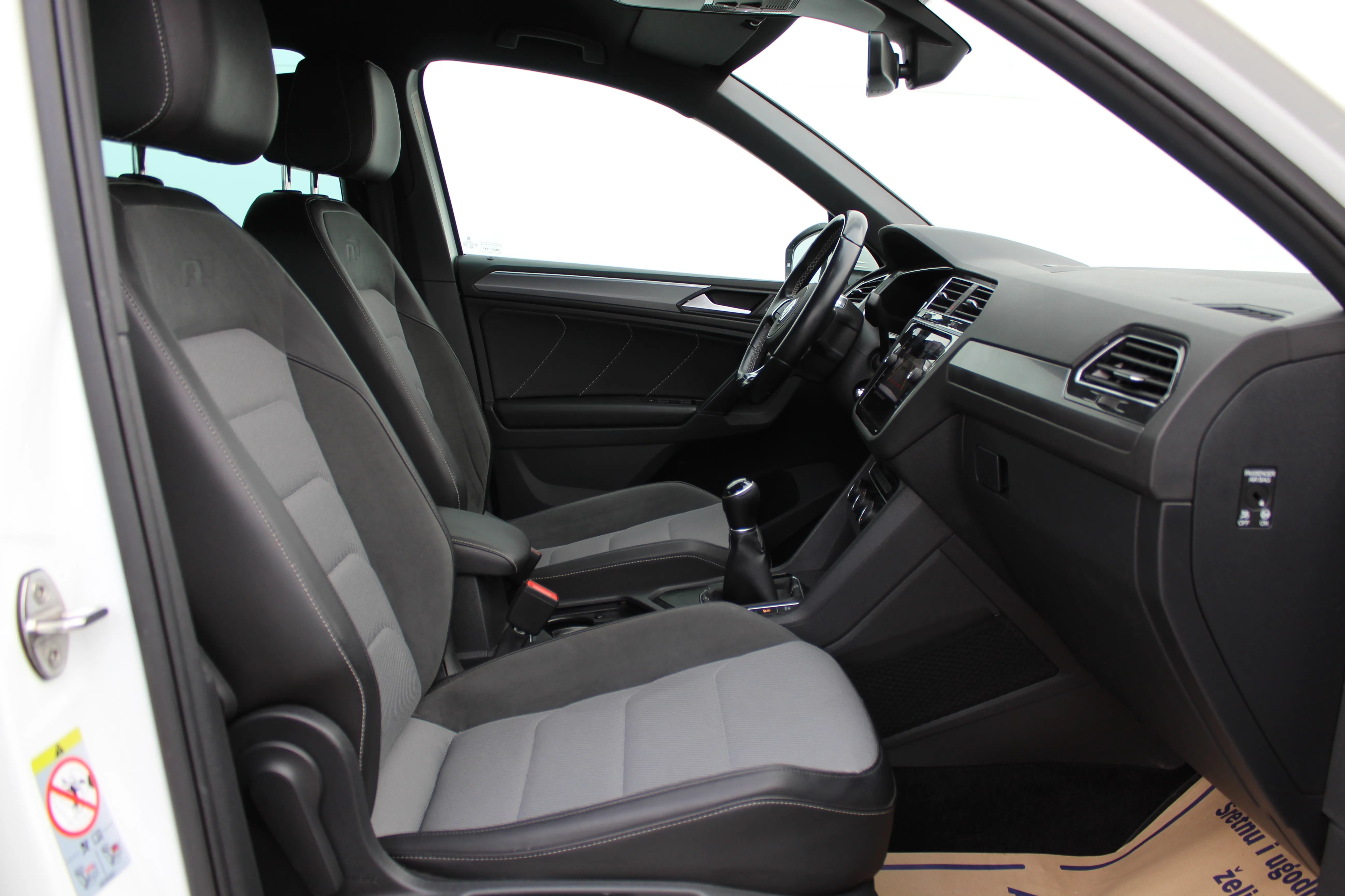 12972 tiguan 2.0 tdi highline + r-line paket - slika 12
