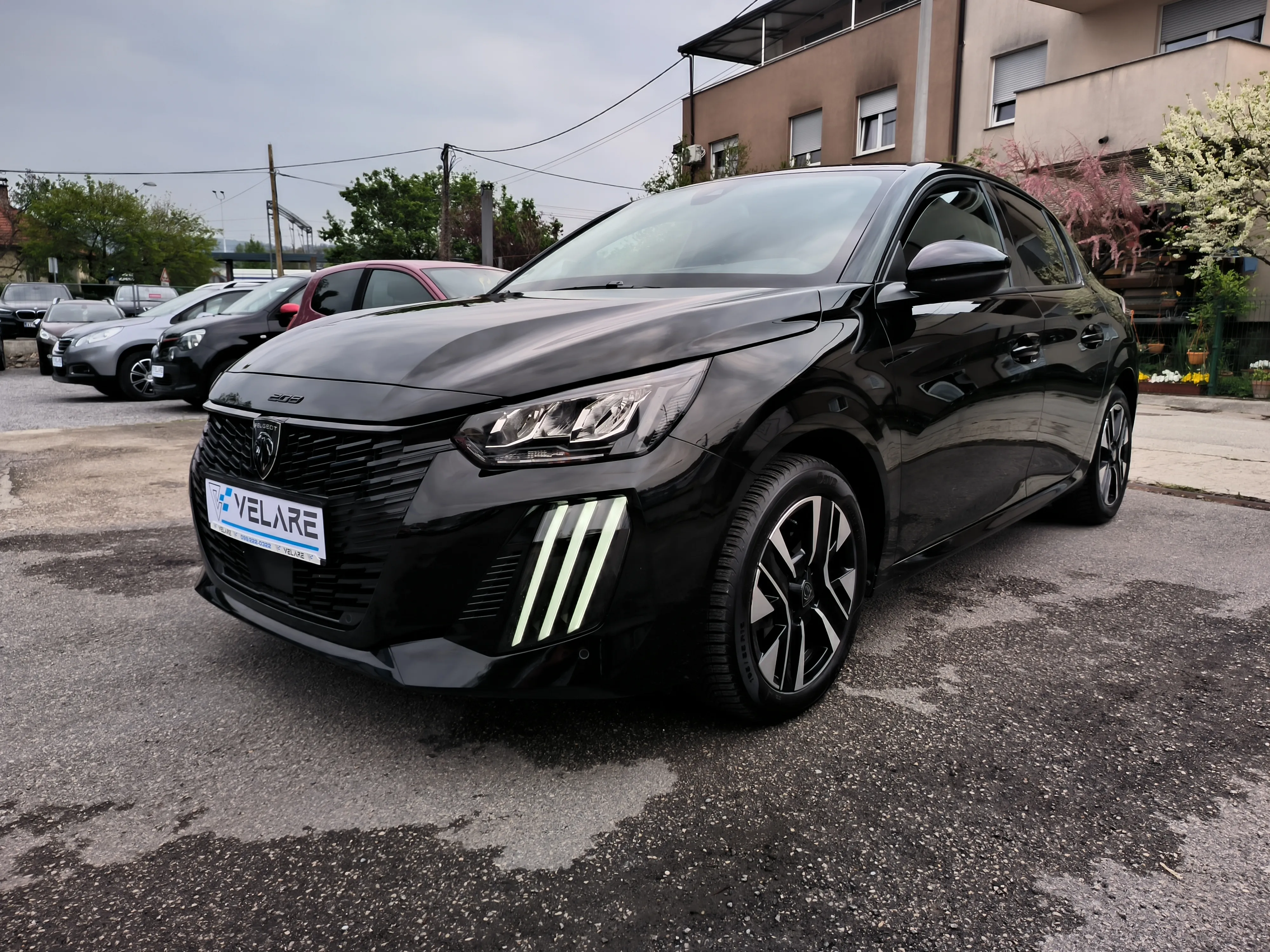 Peugeot 208 1.2 ALLURE, AUTOMATIK, SERVISNA, JAMSTVO, REG. 1 GODINU - Zagreb