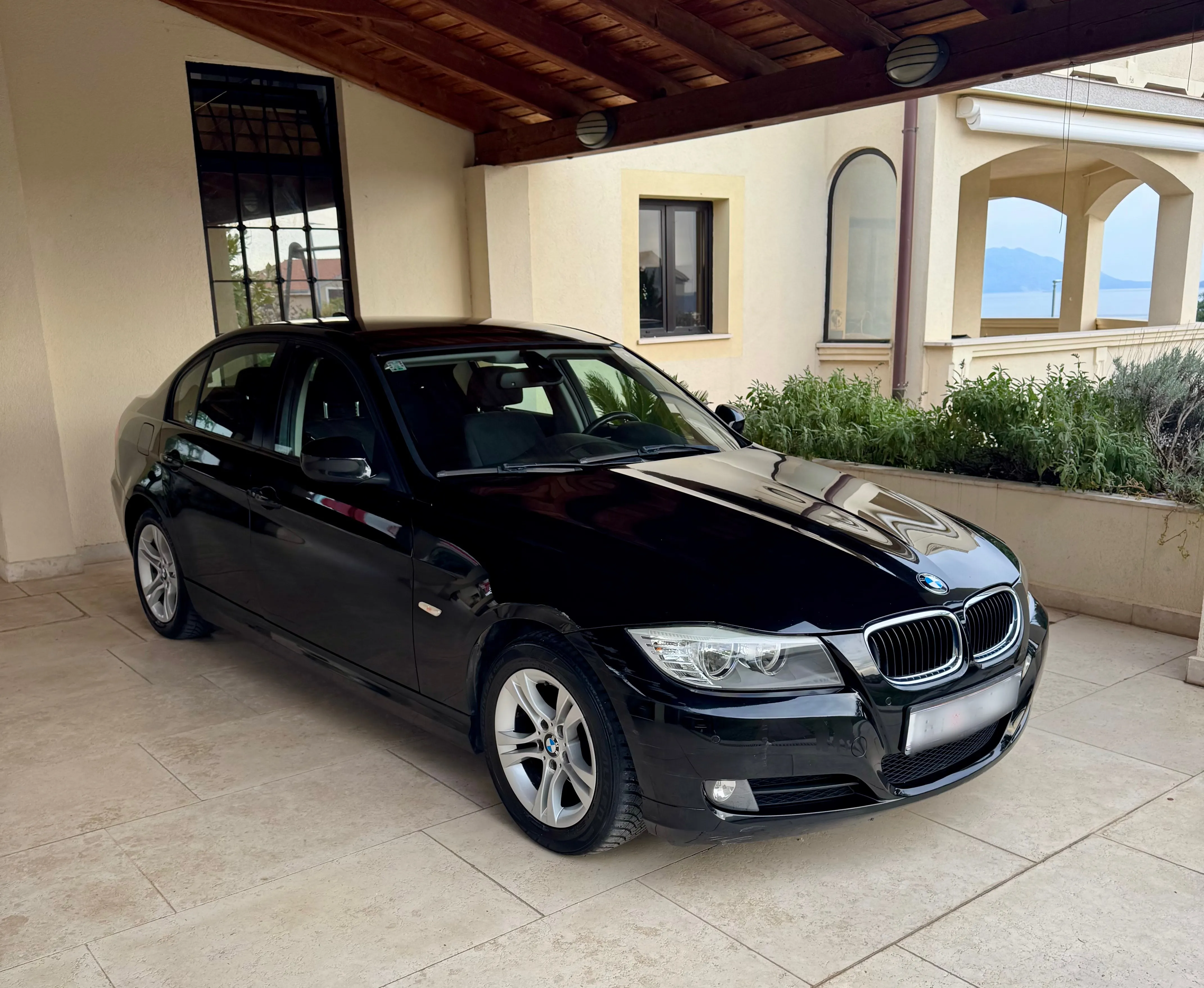 bmw 318d facelift - slika 2