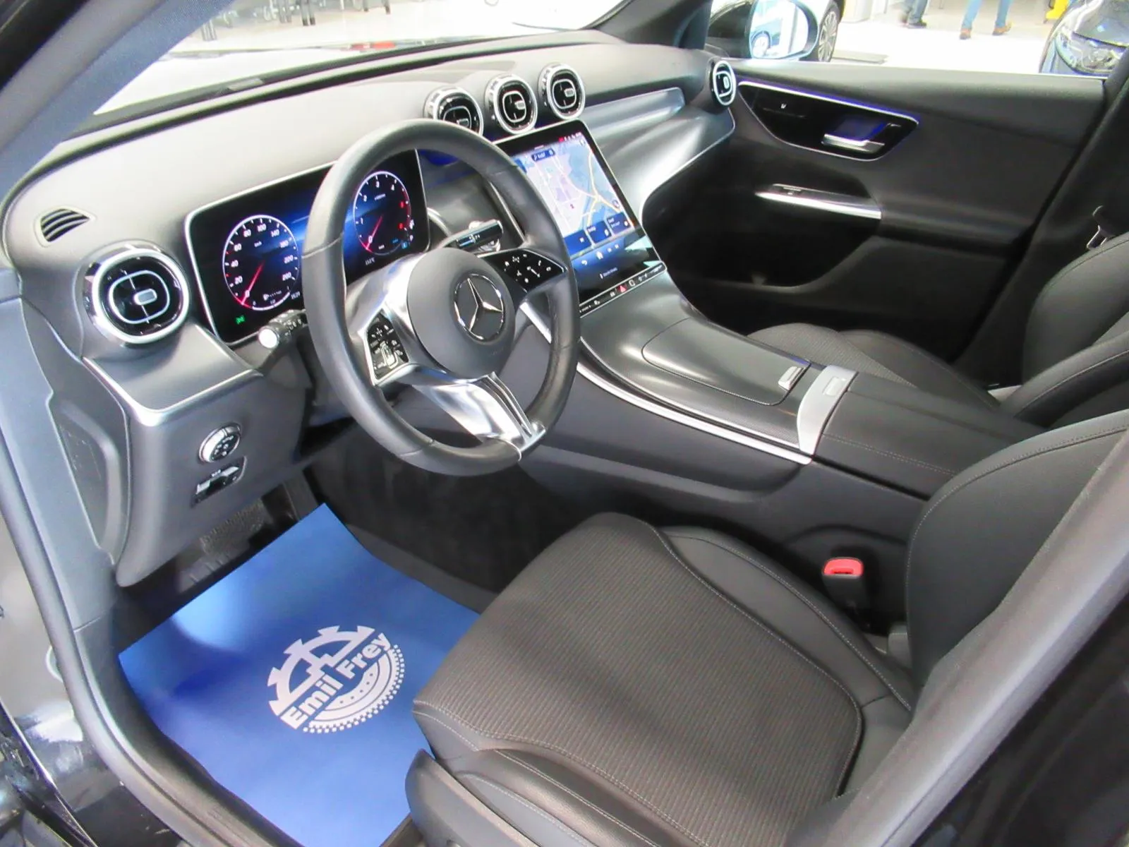 mercedes-benz glc 220 d 4matic avantgarde advanced plus - slika 18