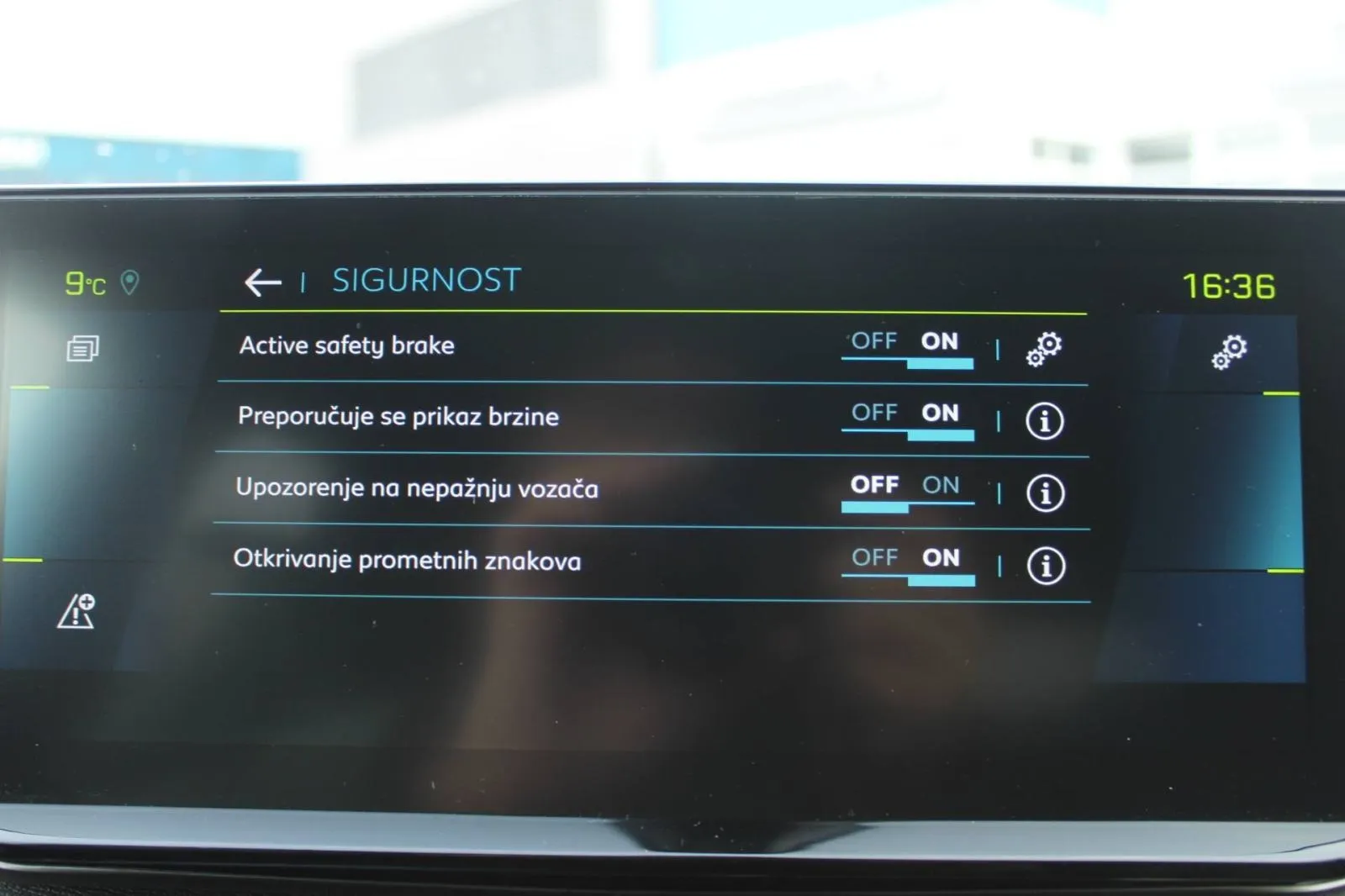 peugeot 3008 phev 225 allure automatik *led, navigacija, kamera* - slika 22
