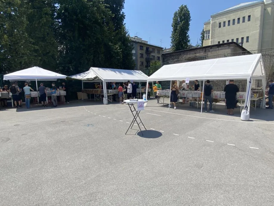 najam stolica, pivski set, suncobrani,catering oprema - slika 4