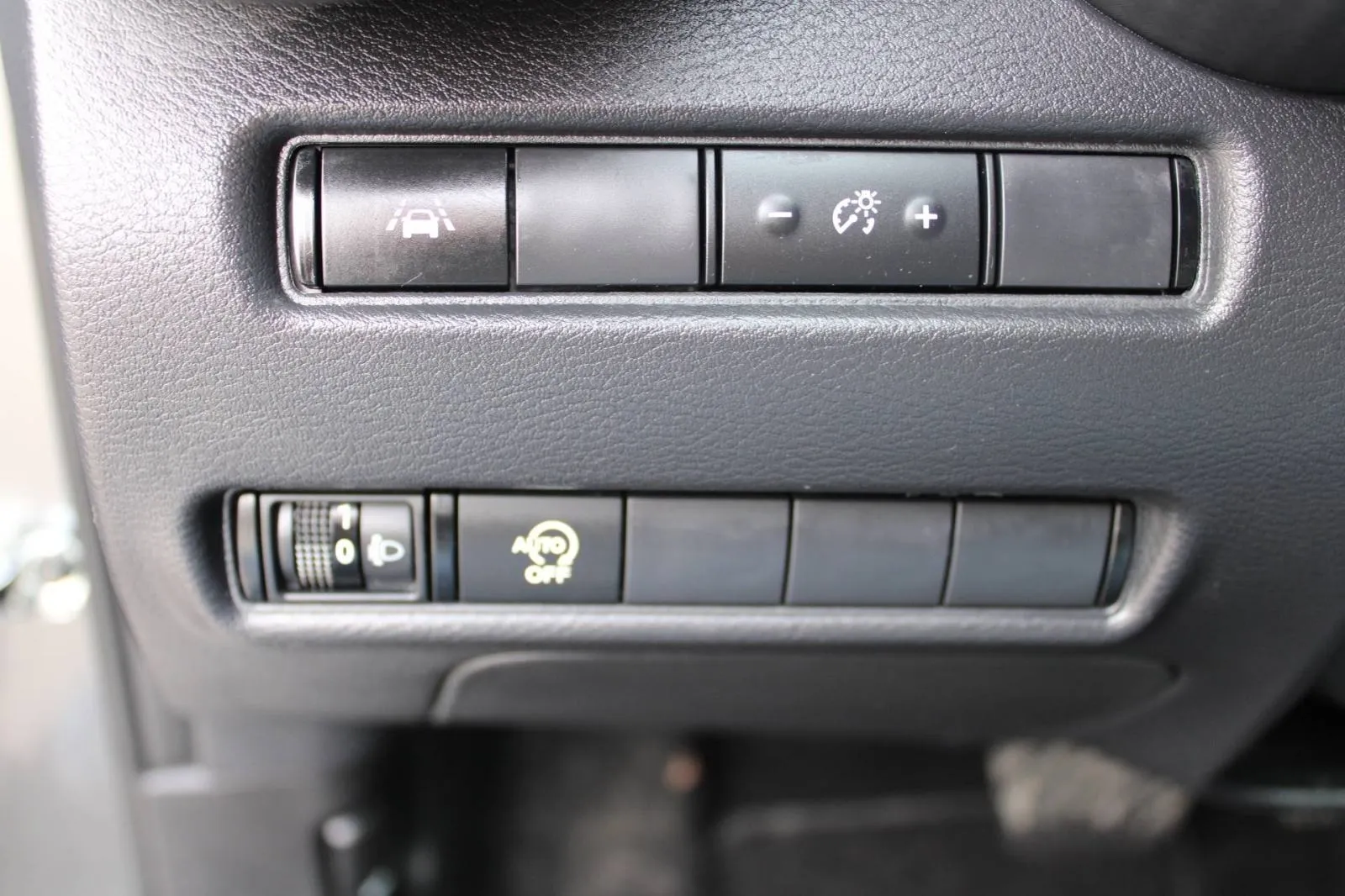 nissan juke 1.0 dig-t automatik *led, navigacija, kamera* - slika 16