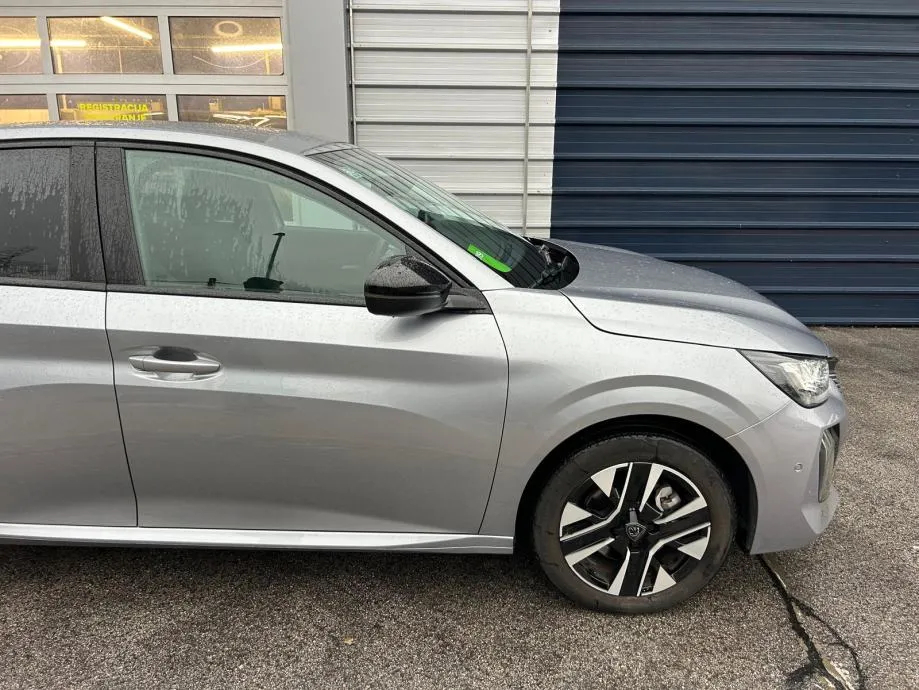 peugeot 208 hybrid 110 e-dcs6 - 2025 - 13000 km - gratis registracija - slika 7
