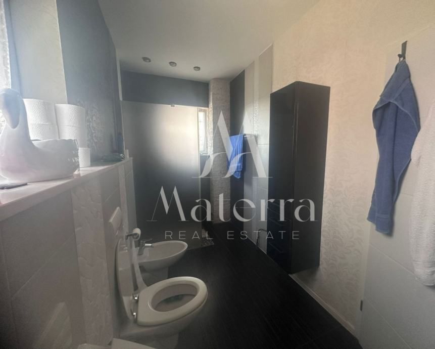 prekrasna vila sa 6 apartmana nadomak mora (prodaja) - slika 20