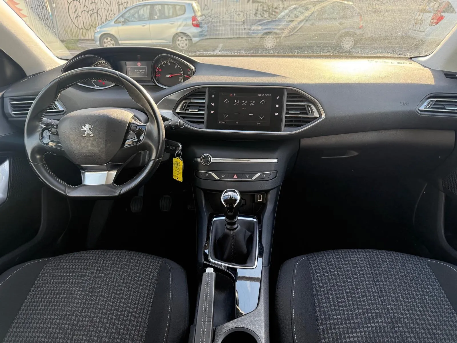 peugeot 308 sw 1,5 bluehdi, navi, parking senzori, 4x garancija! - slika 9