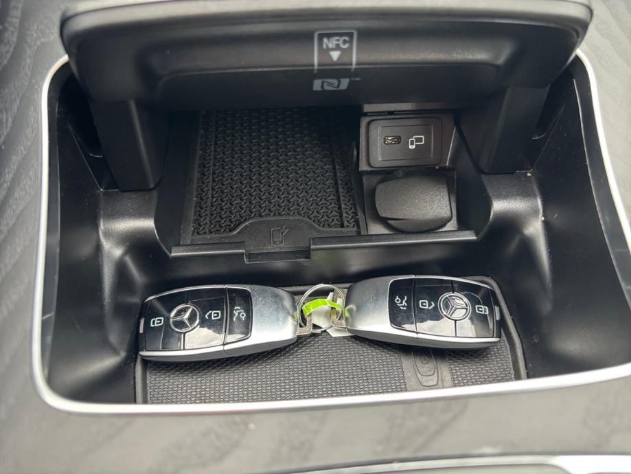 mercedes-benz e-klasa 200 d automatik - slika 13